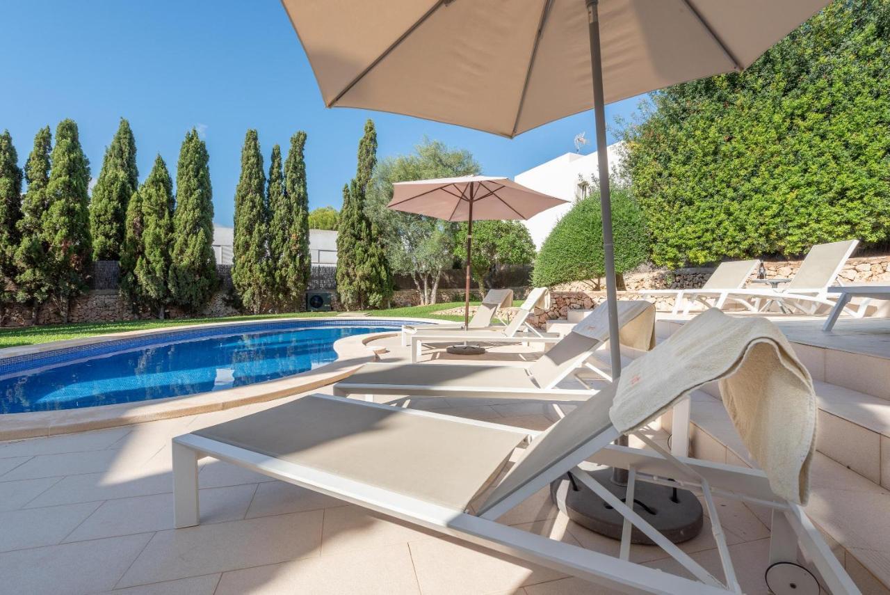 Margarita Villa *
